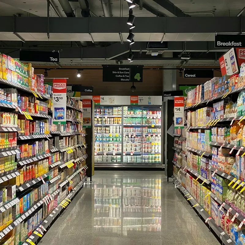 robot-spaces-supermarket